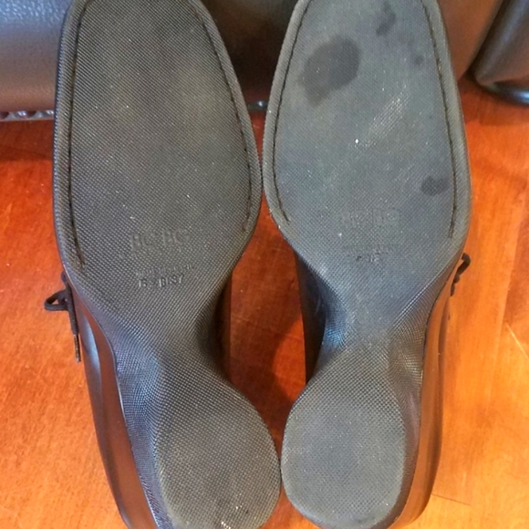 BCBG MAXAZRIA Black Wedge Heels - Size 6 (EUC) - Picture 4 of 7